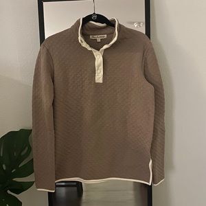 Light quilted pullover